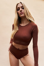 Ally Long Sleeve Crop - Shaping Breathable Top Recycled Choco