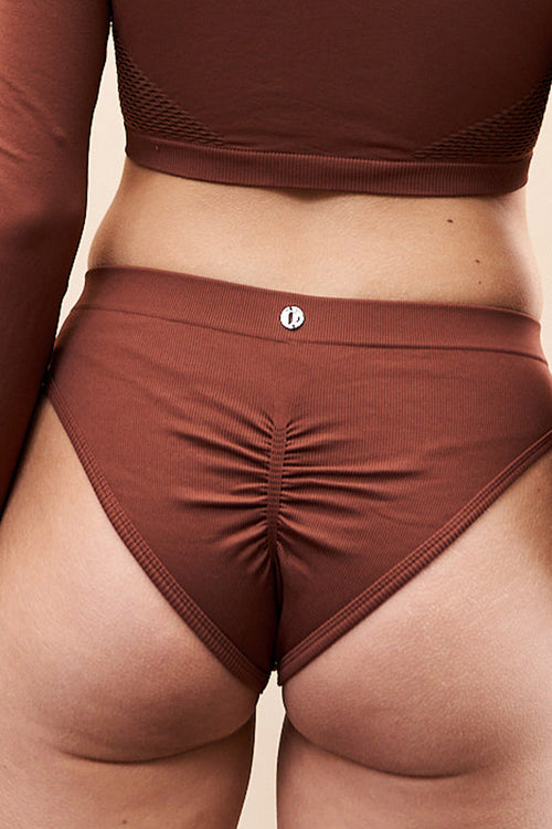 Basic Low Waist Shorts - Scrunch Shorts Ribbed Recycled Choco